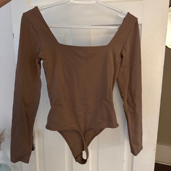 Babaton Contour Longsleeve Square Neck Bodysuit - Picture 3 of 4